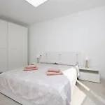 Gorgeous Apartment In Split With House Sea View *