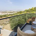 Apartman Gorgeous Apartment In Split With House Sea View Split