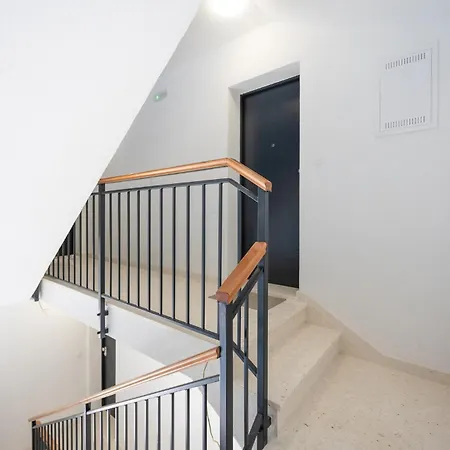 Gorgeous Apartment In Split With House Sea View Apartament