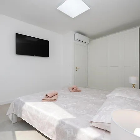 Gorgeous In With House Sea View Apartment