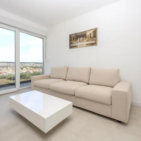 Apartment Stunning In With House Sea View