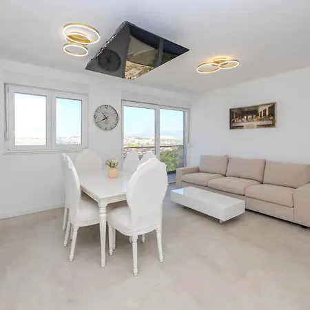 Gorgeous In With House Sea View