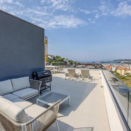 Gorgeous In With House Sea View Apartment