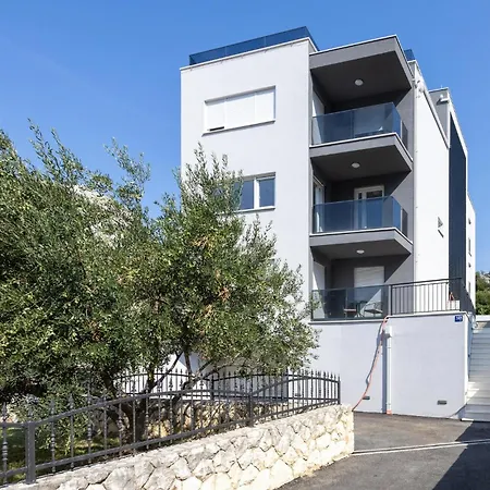 Apartment Stunning In With House Sea View *